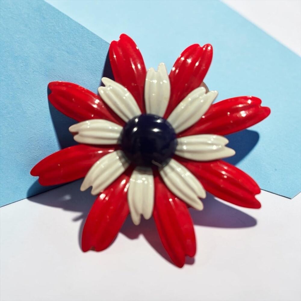 1960s Mod Red White Blue Daisy Flower Brooch Patriotic Pop Art Pin